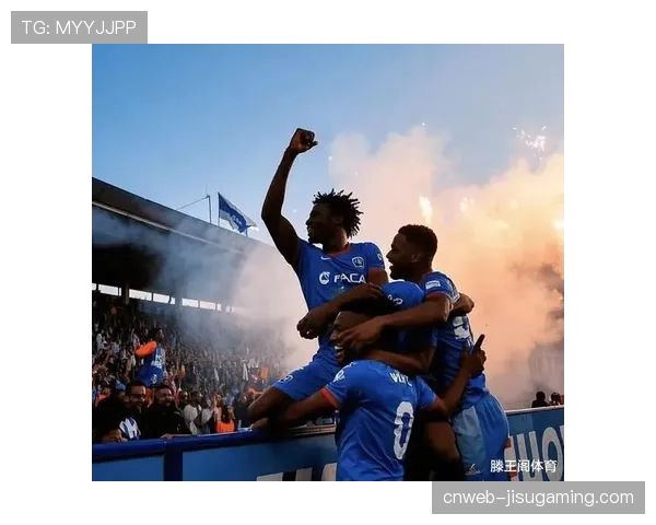 勒沃库森迎战那不勒斯,德意足球风格碰撞引关注 勒沃库森迎战那不勒斯,德意足球风格碰撞引关注